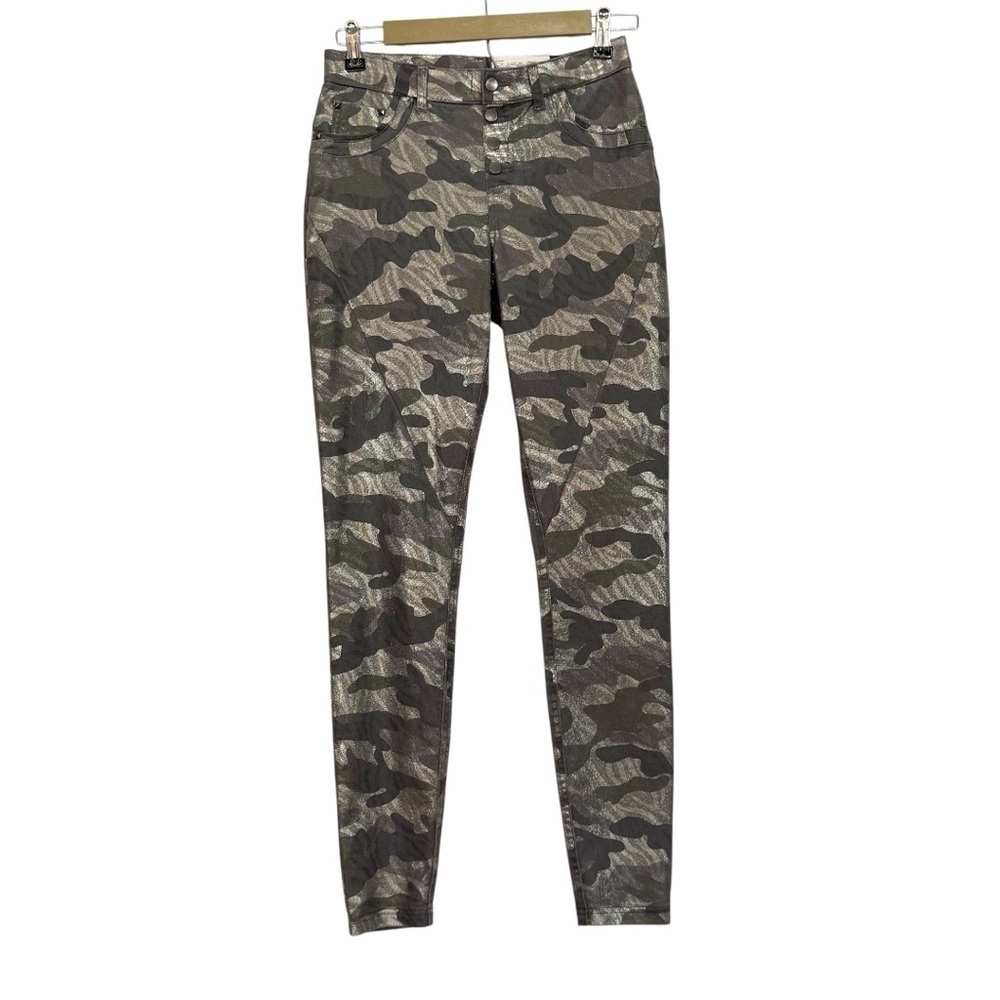 HUE Camo Metallic Skinny Pants Women’s Size Small – Stretchy, Stylish, & Sleek